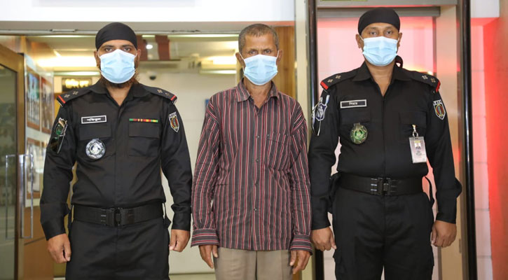 বকশিশ না পেয়ে অক্সিজেন মাস্ক খোলা সেই পরিচ্ছন্নতাকর্মী গ্রেপ্তার