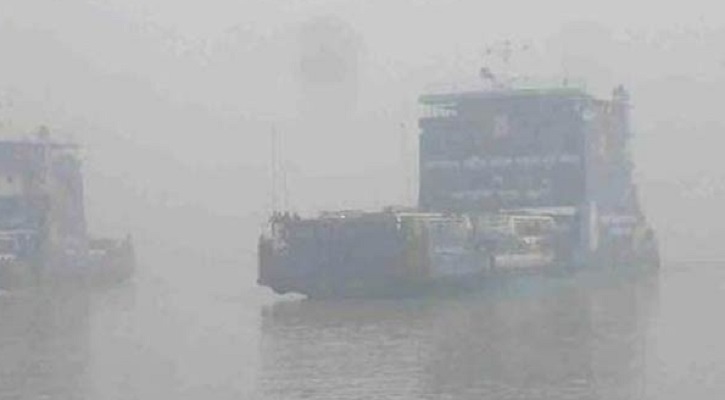 ঘন কুয়াশায় ফেরি চলাচল বন্ধ