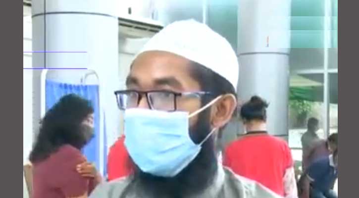 তিন ডোজ টিকা নেওয়া ওমর ফারুকের খোঁজ মিলেছে