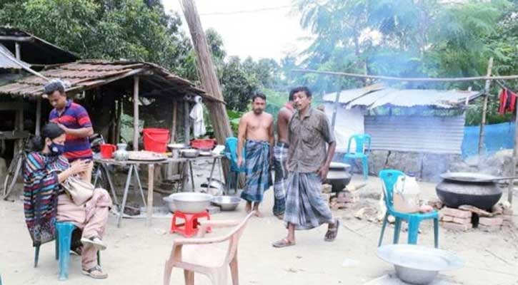 লকডাউনে বিয়ের আয়োজন করায় জরিমানা