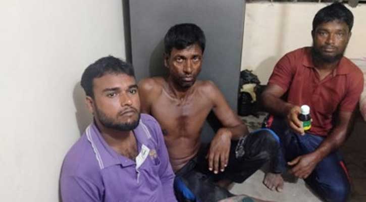 বিষ দিয়ে মাছ ধরার সময় তিন জেলে আটক