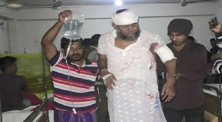 ইউপি চেয়ারম্যানসহ ৫ জনকে কুপিয়ে আহত