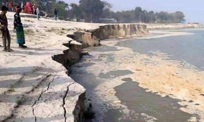 পদ্মায় তীব্র স্রোত, ভাঙন ঝুঁকিতে ৩৫০ পরিবার
