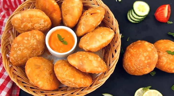 সন্ধ্যার নাস্তায় ঝটপট বানিয়ে ফেলুন ডালপুরি