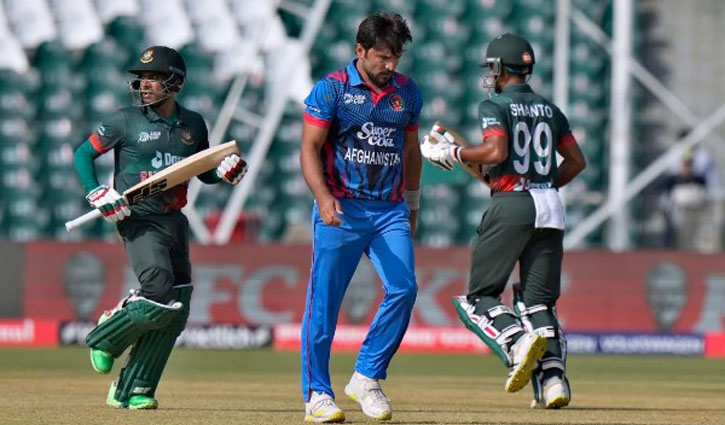 আফগান বোলারদের চোখ রাঙানি দিচ্ছে বাংলাদেশ