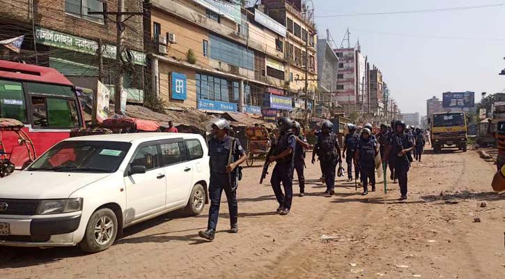 আশুলিয়ায় পুলিশের সঙ্গে শ্রমিকদের সংঘর্ষ