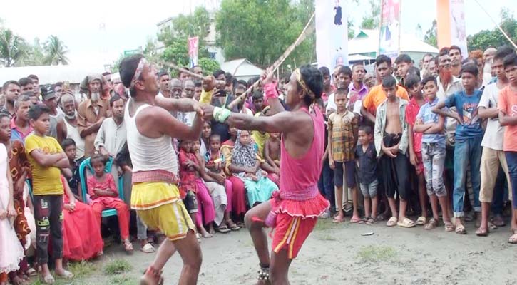 টাঙ্গাইলে ঐতিহ্যবাহী লাঠি খেলা অনুষ্ঠিত