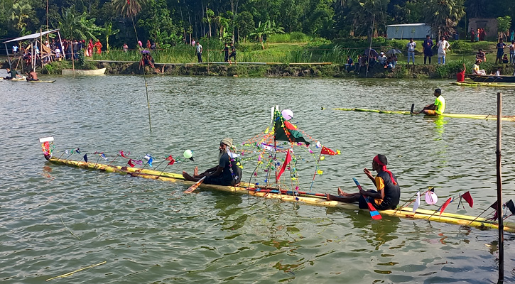 গ্রাম বাংলার ভেলা বাইচ প্রতি‌যো‌গিতা অনু‌ষ্ঠিত