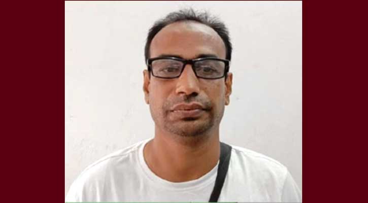 ছাত্রী নিয়ে প্রধান শিক্ষক উধাও