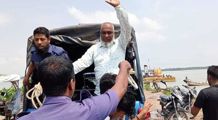 বিএনপি নেতা গ্রেপ্তার, খেয়াঘাট-ফেরিঘাটে পুলিশ মোতায়েন