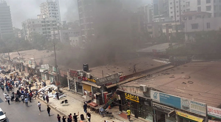 উত্তরায় বিজিবি মার্কেটে আগুন