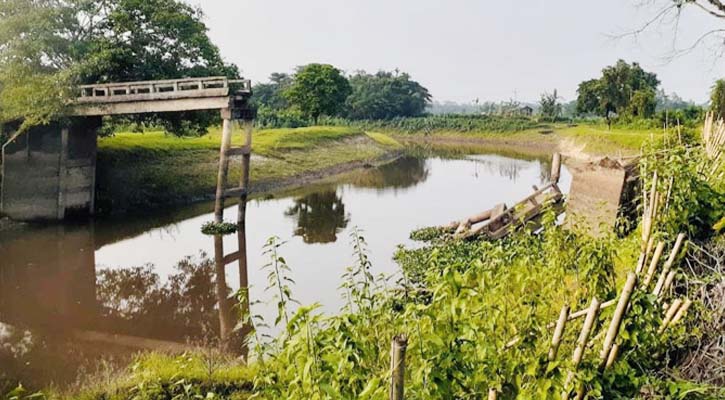 ৭ বছরেও ভাঙা সেতু সংস্কার হয়নি