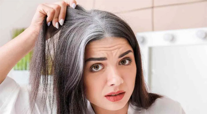যে ভিটামিনের অভাবে অকালে চুল পাকে