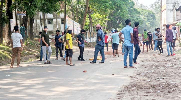 চবিতে আধিপত্য বিস্তার নিয়ে ছাত্রলীগের দুই পক্ষের সংঘর্ষ