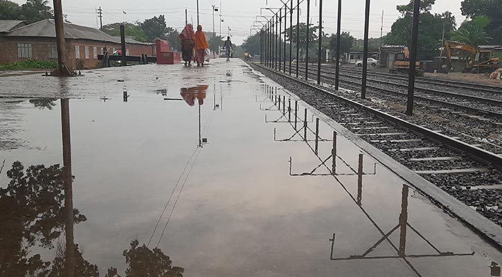 ফরিদপুরে স্বস্তির বৃষ্টি