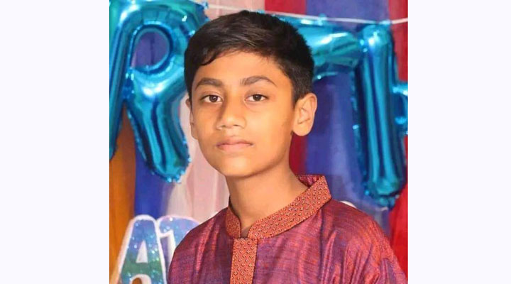 নোয়াখালীতে ট্রাক্টর চাপায় স্কুলছাত্র নিহত