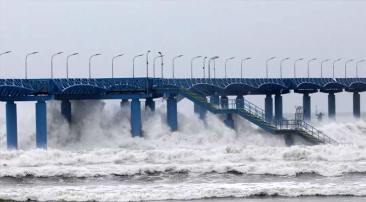 ঘূর্ণিঝড় মোখা : ২৮৯ মিলিমিটার বৃষ্টি ও ভূমিধসের শঙ্কা