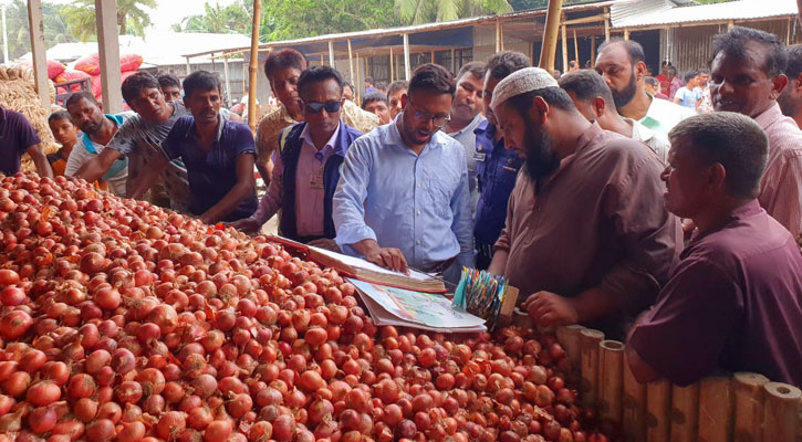 পেঁয়াজের হাটে ভোক্তা অধিদপ্তরের অভিযান