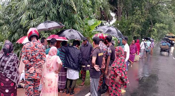 ট্রাকের ধাক্কায় প্রাণ গেল ২ মোটরসাইকেল আরোহীর