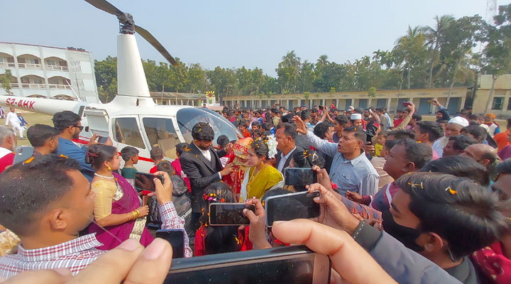 দাদার ইচ্ছা পূরণ, হেলিকপ্টারে নাতির বিয়ে