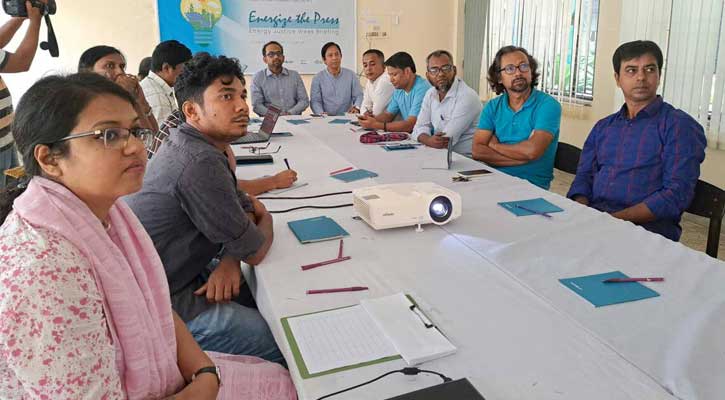 নবায়নযোগ্য জ্বালানিতে অর্থায়নের দাবিতে গোলটেবিল বৈঠক