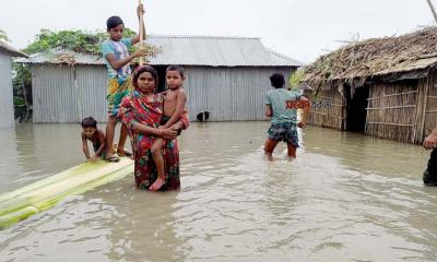 কমছে পানি, কেটেছে বন্যার শঙ্কা