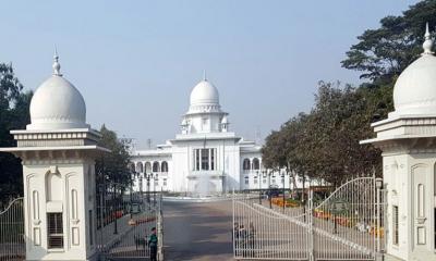 দণ্ডের ৩ ঘণ্টার মধ্যে জামিন পেলেন সেই বিচারক