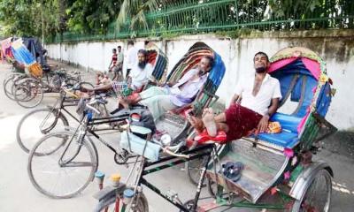 গরমে অতিষ্ঠ জনজীবন, বিপাকে খেটে খাওয়া মানুষ
