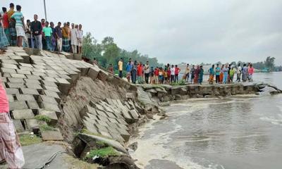 যমুনার তীর রক্ষা বাঁধে ধস