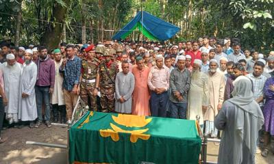 বান্দরবানে নিহত সেনাসদস্য মাসুমের দাফন সম্পন্ন