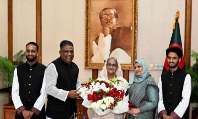 প্রধানমন্ত্রীর সঙ্গে সাক্ষাৎ করলেন সিলেটের নবনির্বাচিত মেয়র