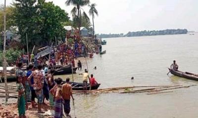 পদ্মায় গোসলে নেমে শিশুর মৃত্যু