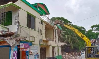 সাবেক এমপির বাসভবনসহ অবৈধ স্থাপনা উচ্ছেদ