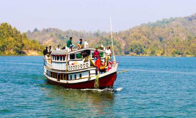 ঘূর্ণিঝড় সিত্রাং: কাপ্তাই হ্রদে অভ্যন্তরীণ নৌ চলাচল বন্ধ