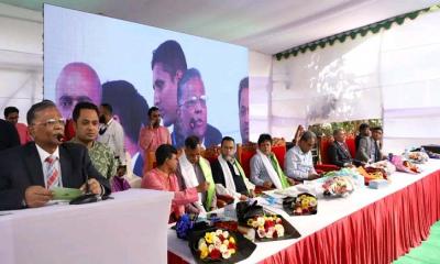 বিশ্ববিদ্যালয়ে কর্মমুখী কোর্সে গুরুত্ব দিতে হবে: জবি উপাচার্য