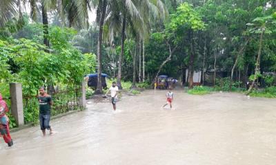 ভোলার নিম্নাঞ্চল প্লাবিত, দুর্ভোগে চরবাসীরা