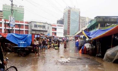 বৃষ্টিতে রাজধানীতে জলাবদ্ধতা