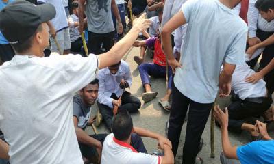 ঢাকা কলেজ শিক্ষার্থীদের ওপর আইডিয়াল শিক্ষার্থীদের হামলা