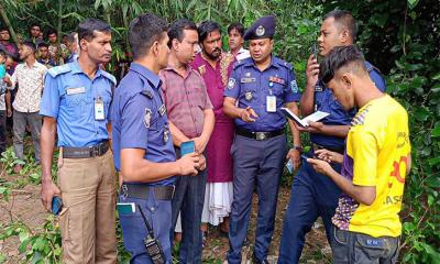 ড্রেনে পড়ে ছিল তরুণীর মরদেহ