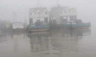 ঘন কুয়াশায় দুই নৌরুটে ফেরি চলাচল বন্ধ