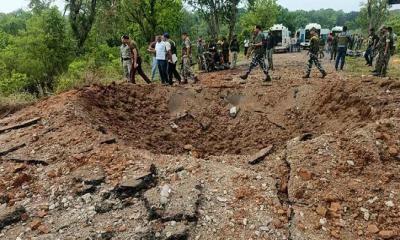 ভারতে মাওবাদীদের বোমা হামলা, ১০ পুলিশসহ নিহত ১১