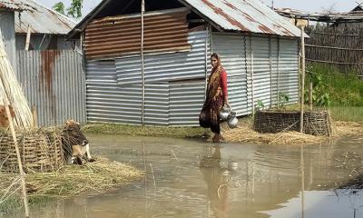 কুড়িগ্রামে বাড়ছে বন্যার পানি, সুপেয় পানির সংকট