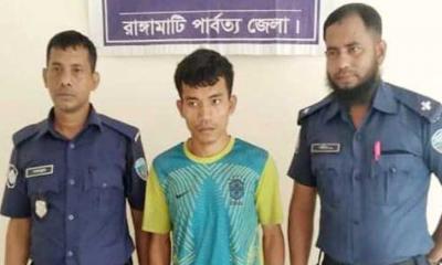 সাজেকে ঢাবি শিক্ষার্থী অপহরণ সন্দেহে যুবক আটক