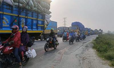 ঢাকা-টাঙ্গাইল মহাসড়কে ১০ কি‌লো‌মিটা‌র যানজট