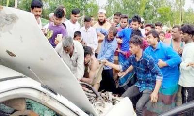 প্রাইভেটকার নিয়ে গরু চুরি, ৩ জনকে গণপিটুনি