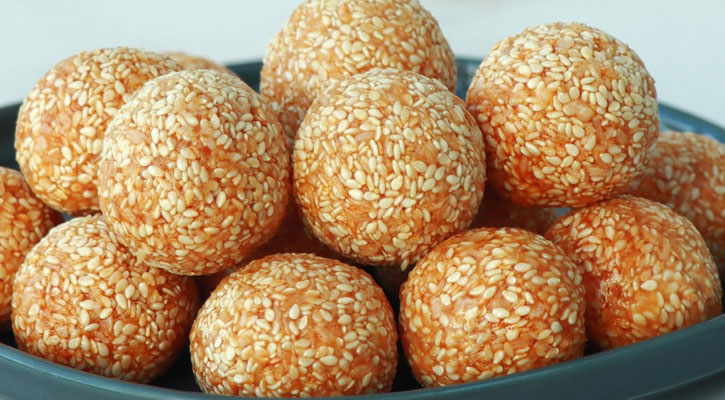 মজাদার ‘তিলের নাড়ু’