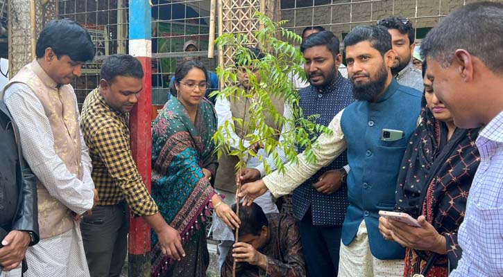 ‘নদীগুলোর তীরে গাছ লাগিয়ে আয় করা সম্ভব’