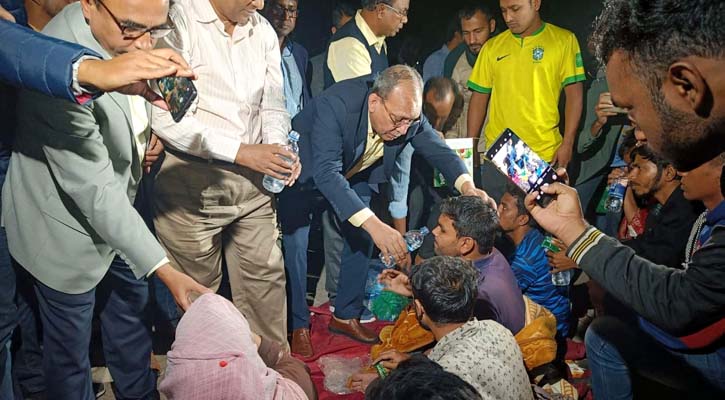 উপাচার্যের আশ্বাসে অনশন ভাঙলেন রাবি শিক্ষার্থীরা