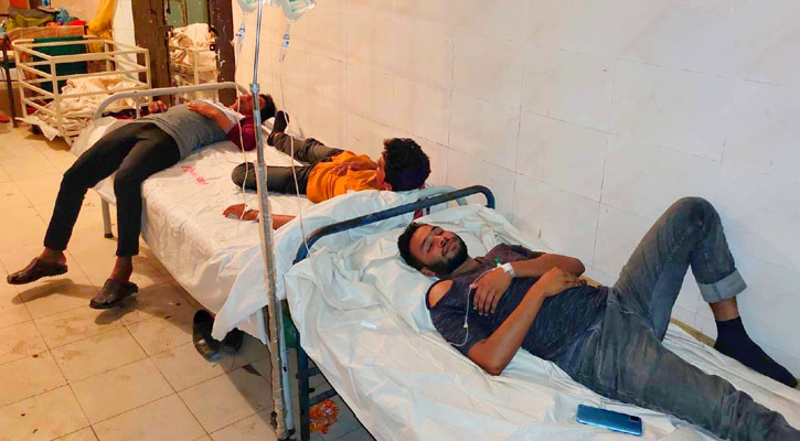 ৩ ক্যামেরাম্যানের ওপর হামলা, আটক ১