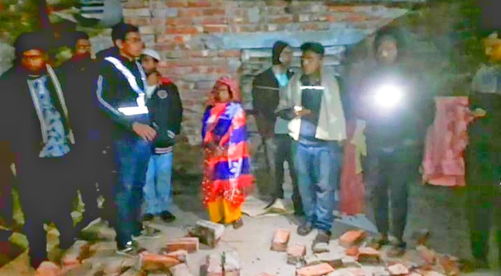 নানাবাড়িতে বেড়াতে এসে দেয়াল চাপায় শিশুর মৃত্যু
